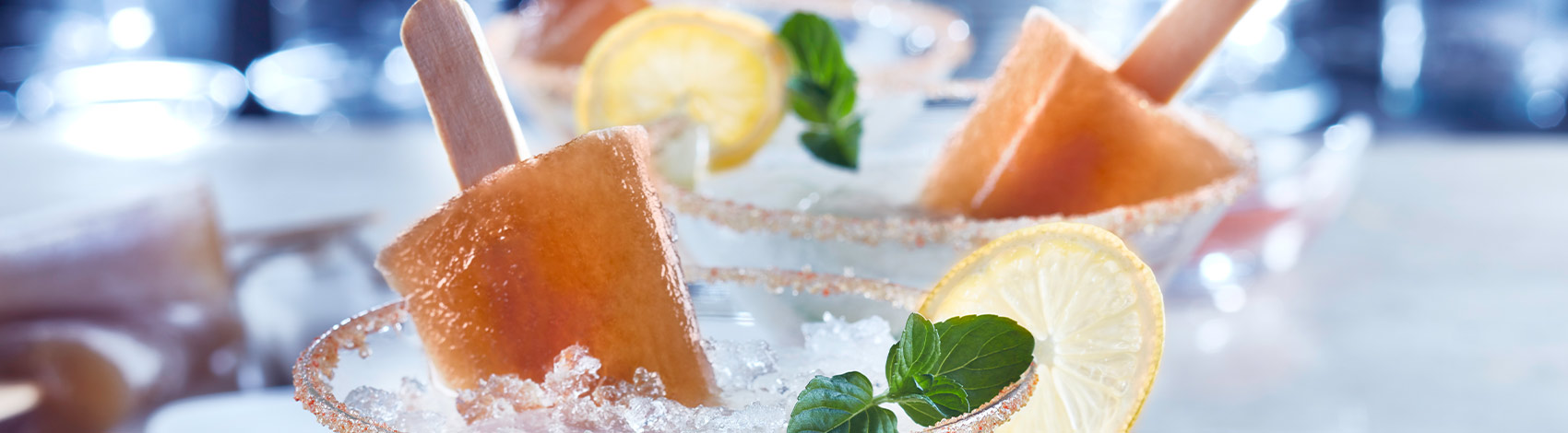 Paleta de tamarindo sobre margarita