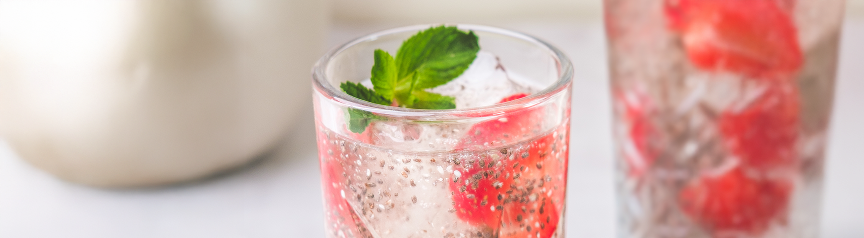 Té antioxidante frozen verde con chía y fresas