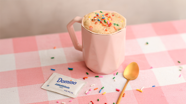 Pastel de vainilla en taza