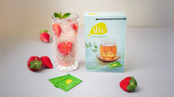 Té antioxidante frozen verde con chía y fresas