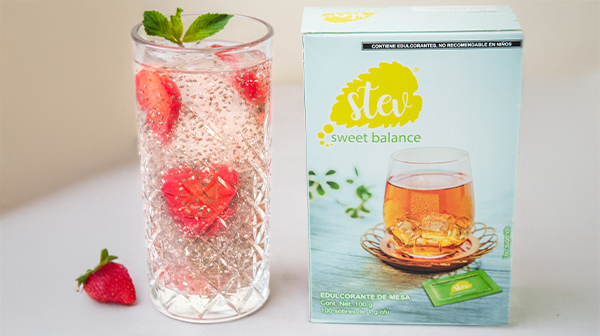 Té antioxidante frozen verde con chía y fresas