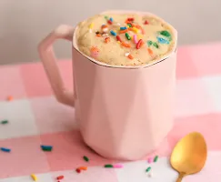 Pastel de vainilla en taza